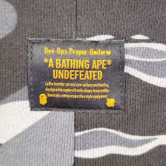 Authentic Bape x Undefeated - Picture 6 of 10